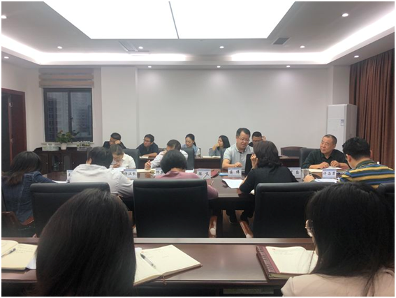 加強(qiáng)學(xué)習(xí)，深入開展調(diào)查研究，全面增強(qiáng)擔(dān)保本領(lǐng)——市擔(dān)保公司黨支部書記上黨課
